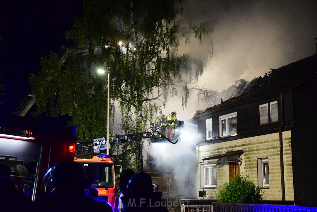 Grossfeuer Einfamilienhaus Siegburg Muehlengrabenstr P0144.JPG - Miklos Laubert